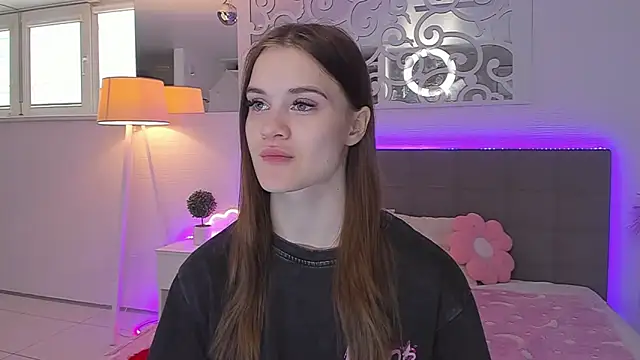LuisaClover online show from 04.26.26