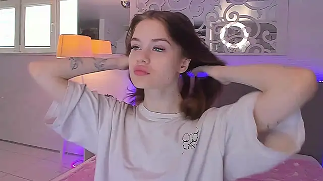 LuisaClover online show from 04.27.26