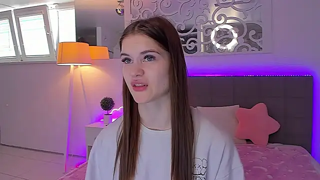 LuisaClover online show from 04.29.26