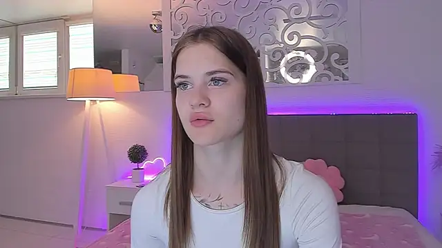 LuisaClover online show from 05.17.26