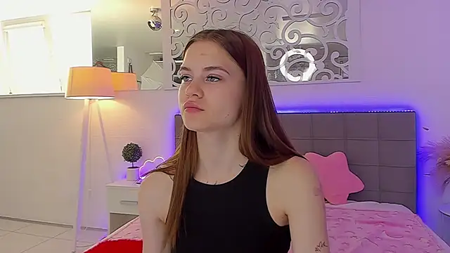 LuisaClover online show from 06.10.26