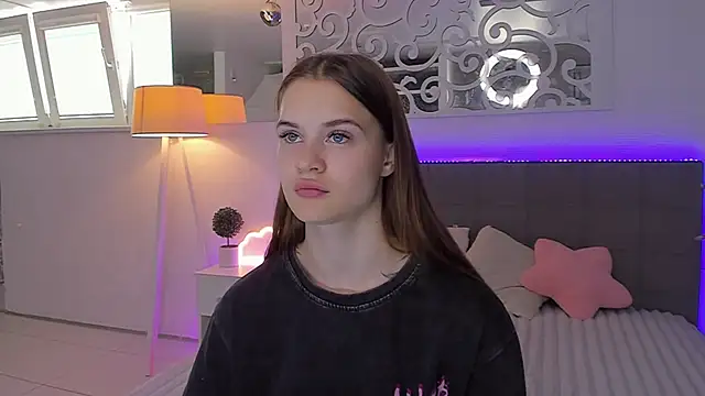LuisaClover online show from 07.05.26