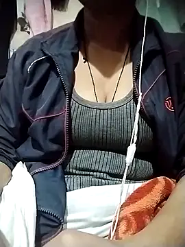 Snapshot of Ezabelljohn chatting on 12.21.25 Ezabelljohn online show from 12.21.25