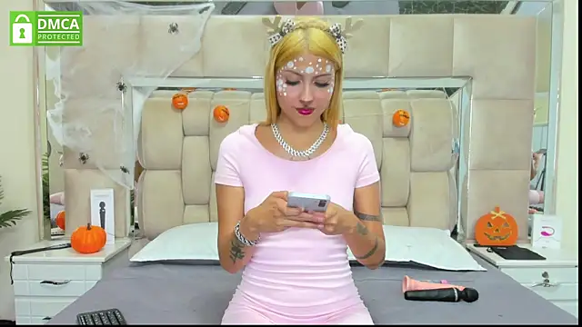 daniiela beteche777 online show from 10.31.25