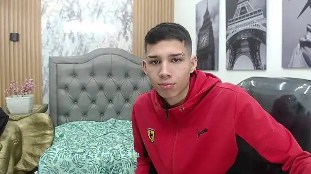 Snapshot of paul_ponce chatting on 12.02.25 paul ponce online show from 12.02.25