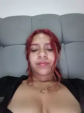 Lunatemptress4 online show from 12.15.25