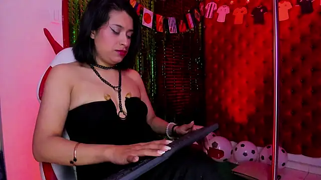 Roxanne Han online show from 06.15.26