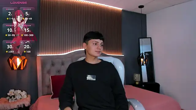 Maxii18  online show from 11.04.25