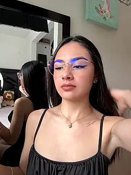 IslaCole online show from 10.25.25