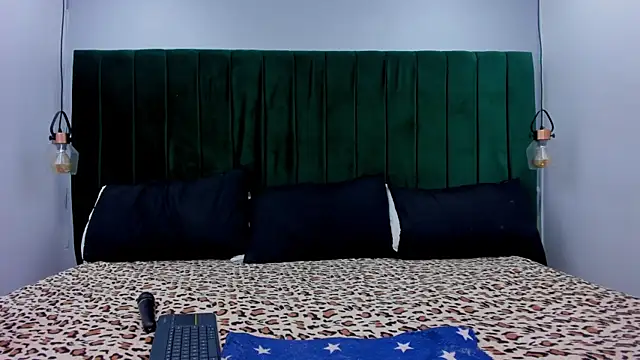 Snapshot of Melody_Horney chatting on 11.04.25 Melody Horney online show from 11.04.25