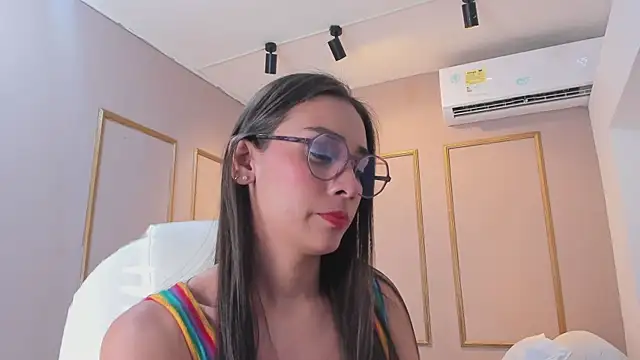 Snapshot of NahimiThompson chatting on 02.05.26 NahimiThompson online show from 02.05.26