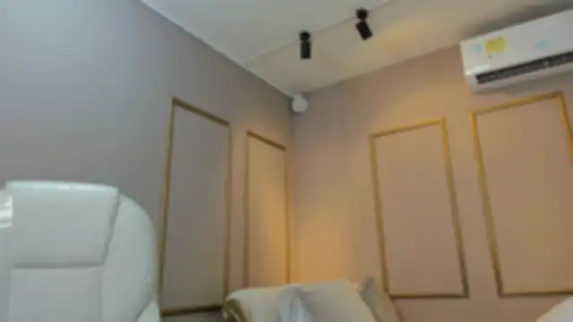 Snapshot of NahimiThompson chatting on 02.21.26 NahimiThompson online show from 02.21.26