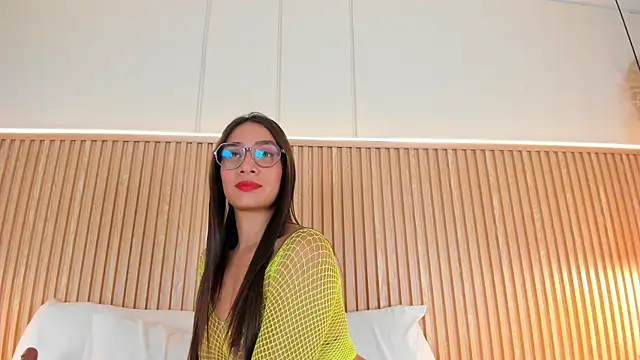 Snapshot of NahimiThompson chatting on 03.05.26 NahimiThompson online show from 03.05.26