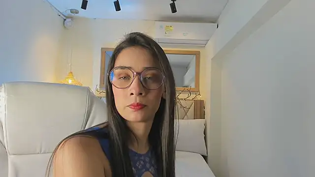 Snapshot of NahimiThompson chatting on 03.19.26 NahimiThompson online show from 03.19.26