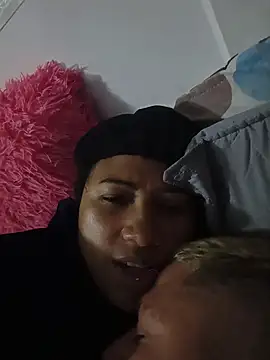 Snapshot of marimar_24 chatting on 11.14.25 marimar 24 online show from 11.14.25