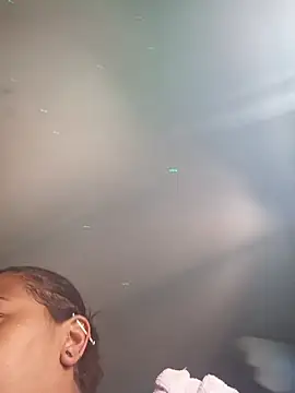 Snapshot of marimar_24 chatting on 12.15.25 marimar 24 online show from 12.15.25