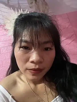 Snapshot of Minaeruei chatting on 02.13.26 Minaeruei online show from 02.13.26