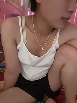 Snapshot of Minaeruei chatting on 05.19.26 Minaeruei online show from 05.19.26