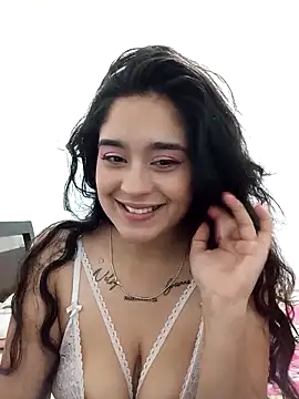 Snapshot of dess-3425 chatting on 10.28.25 dess-3425 online show from 10.28.25