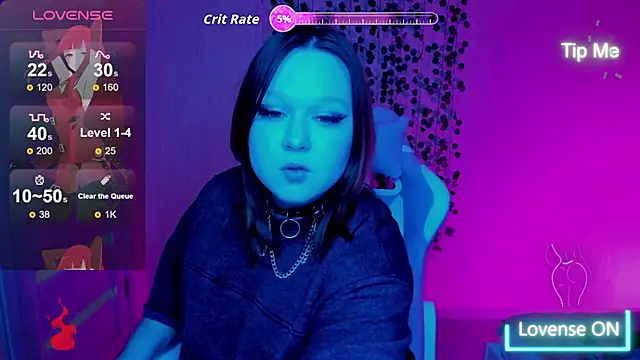 Snapshot of Lovly_Vixen chatting on 10.31.25 Lovly Vixen online show from 10.31.25