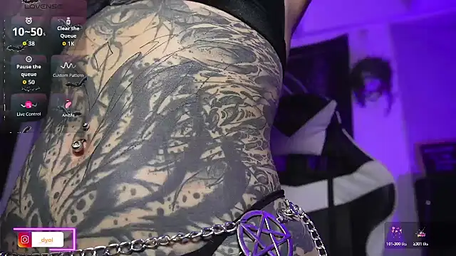 Snapshot of Dalia_Vorhees chatting on 11.14.25 Dalia Vorhees online show from 11.14.25