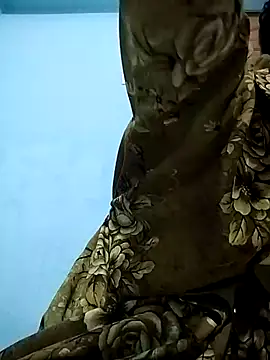 Snapshot of Tushi-10 chatting on 11.29.25 Tushi-10 online show from 11.29.25