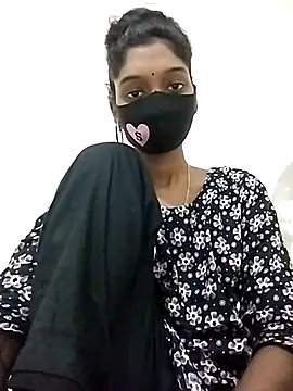 Snapshot of Tushi-10 chatting on 12.17.25 Tushi-10 online show from 12.17.25