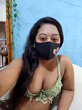 Raisa09 online show from 10.28.25