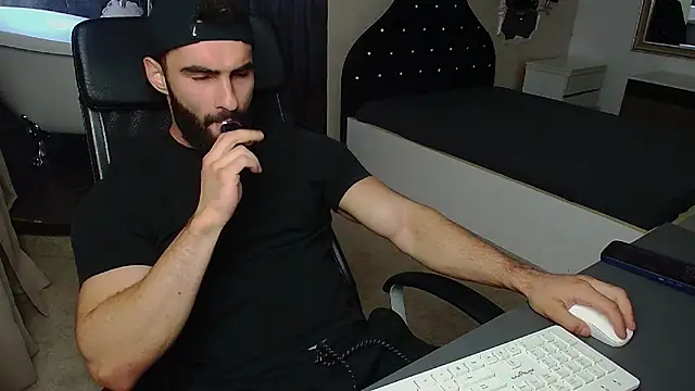 Snapshot of MicahLane chatting on 07.18.26 MicahLane online show from 07.18.26
