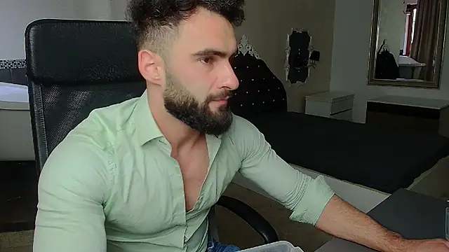 Snapshot of MicahLane chatting on 07.27.26 MicahLane online show from 07.27.26