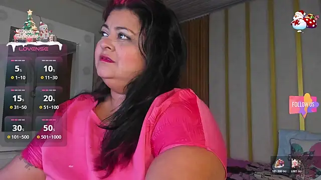 Snapshot of Hanna_curvy_ chatting on 12.20.25 Hanna curvy online show from 12.20.25