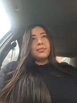 Snapshot of SantaRameriz chatting on 10.27.25 SantaRameriz online show from 10.27.25