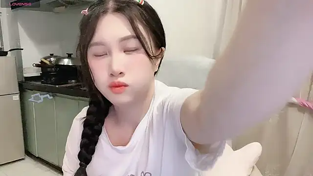 Snapshot of anna-888- chatting on 11.14.25 anna-888- online show from 11.14.25