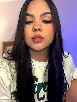 Snapshot of amber_white15 chatting on 11.04.25 amber white15 online show from 11.04.25