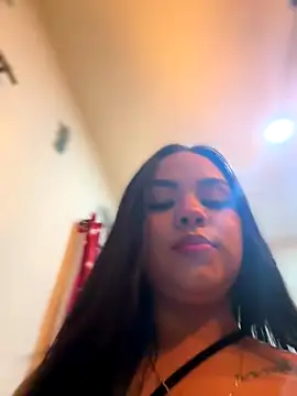 Snapshot of amber_white15 chatting on 12.17.25 amber white15 online show from 12.17.25