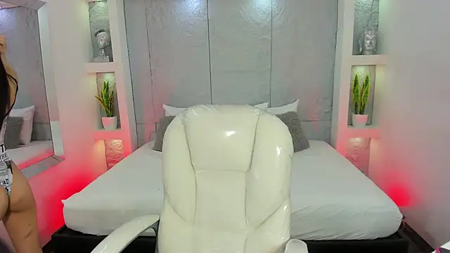 Snapshot of AmyColman_ chatting on 12.02.25 AmyColman online show from 12.02.25