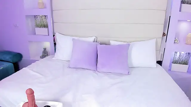 Snapshot of AmyColman_ chatting on 01.10.26 AmyColman online show from 01.10.26