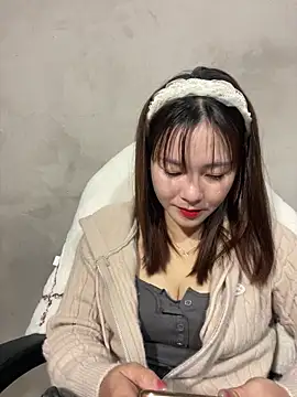 Snapshot of Star_fruit chatting on 12.22.25 Star fruit online show from 12.22.25