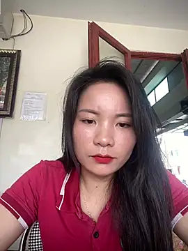 Bee Yellow00 online show from 04.21.26