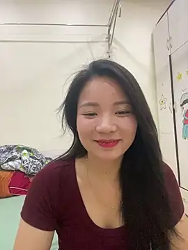 Bee Yellow00 online show from 05.08.26