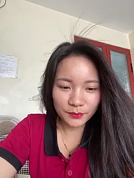 Bee Yellow00 online show from 06.12.26