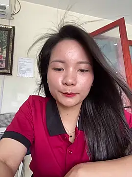 Bee Yellow00 online show from 06.15.26