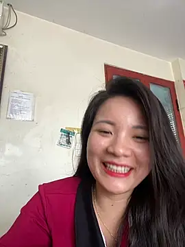 Bee Yellow00 online show from 06.16.26
