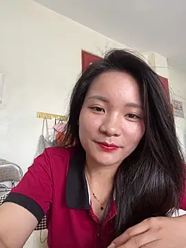Bee Yellow00 online show from 06.18.26