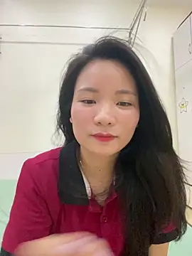 Bee Yellow00 online show from 06.19.26