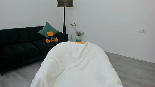 Arya Anna online show from 11.25.25