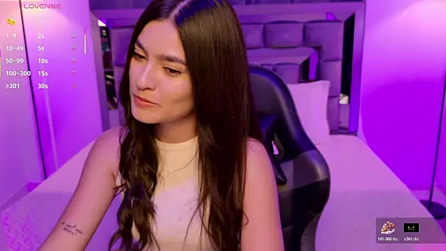 Bella Clark2 online show from 10.30.25