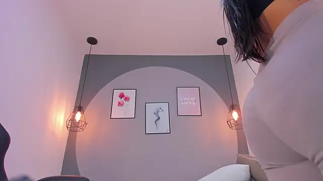 Snapshot of dannavelvet chatting on 11.30.25 dannavelvet online show from 11.30.25