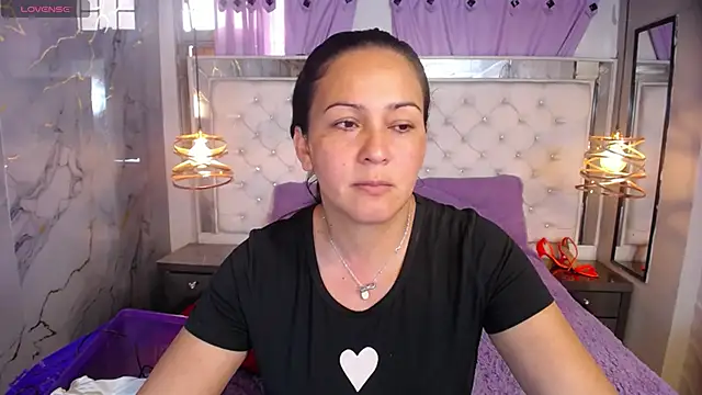 Melissa-roberts online show from 12.02.25