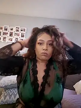 Snapshot of BubblesLovexox chatting on 10.25.25 BubblesLovexox online show from 10.25.25